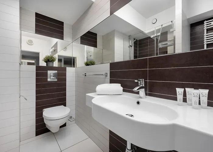 Air Conditioned In Center With Parking By Renters Apartamento