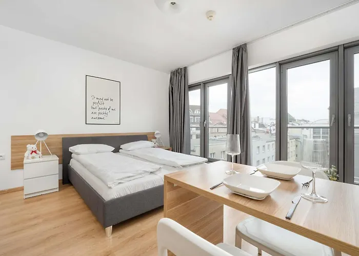 Air Conditioned In Center With Parking By Renters Apartamento