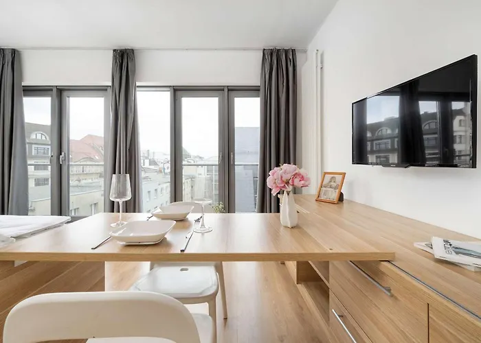 Air Conditioned In Center With Parking By Renters Apartamento *