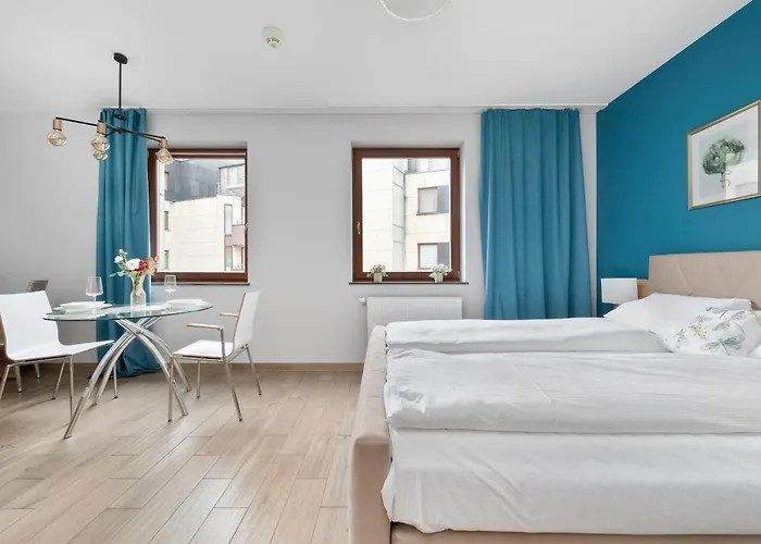 Air Conditioned In Center With Parking By Renters Apartamento