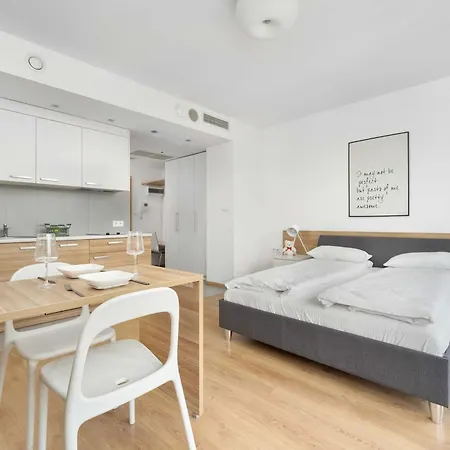 Air Conditioned In Center By Renters *