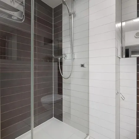 شقة Air Conditioned In Center With Parking By Renters فروتسواف