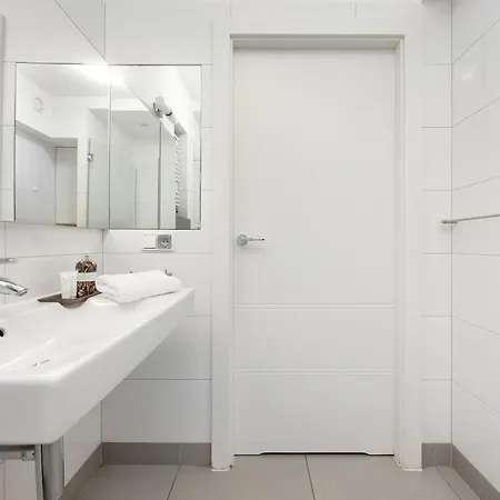 شقة Air Conditioned In Center With Parking By Renters *