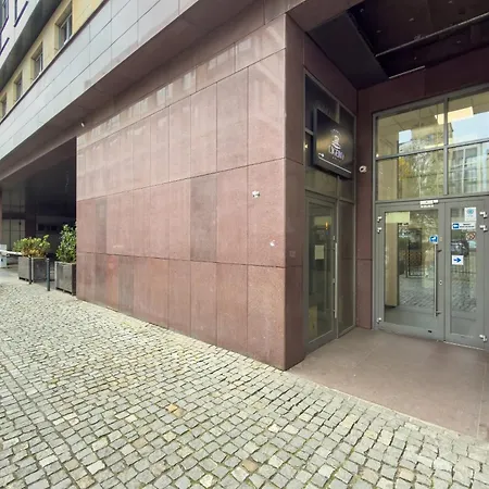 Air Conditioned In Center By Renters Appartamento