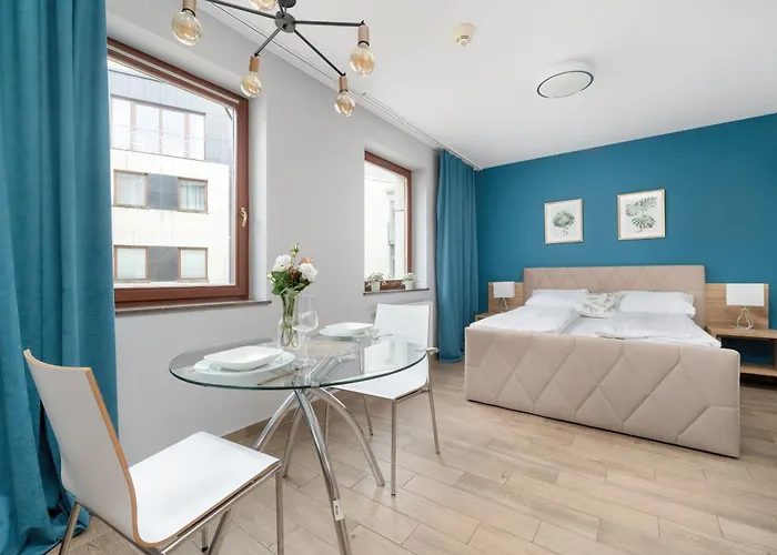 Air Conditioned In Center With Parking By Renters Apartmán