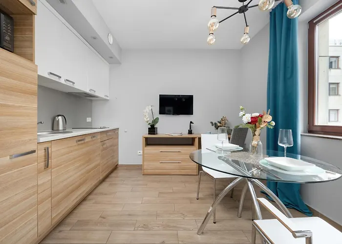 Air Conditioned In Center With Parking By Renters Apartmán *